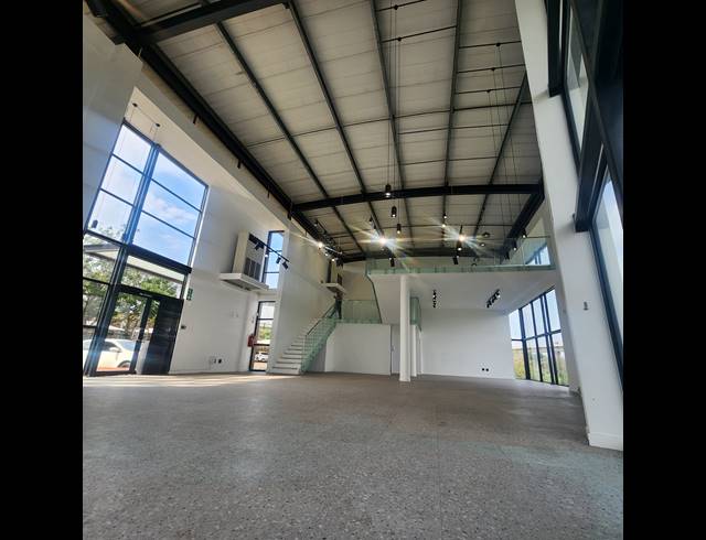 351M² OFFICE FOR SALE IN UMHLANGA CENTRAL